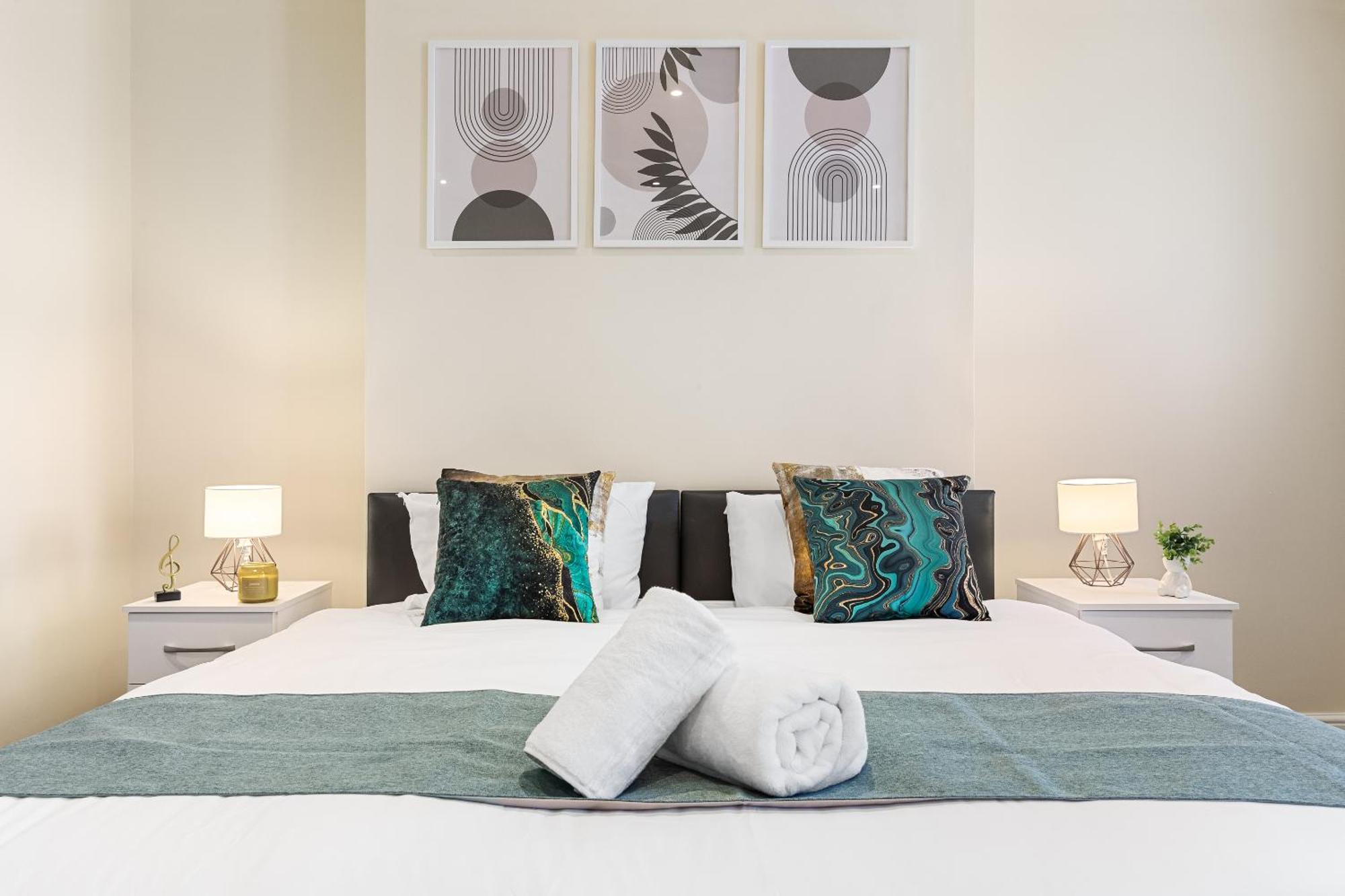 Elegant 2Br London Hideaway- King Bed, Sleeps 6 - Parking- Instant Book- 20 Percent Off Limited Time! Barnet Exterior foto